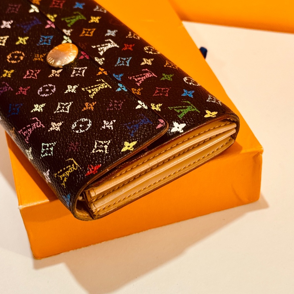 Multicolor Designer Women's Wallet - Picture 15 of 16